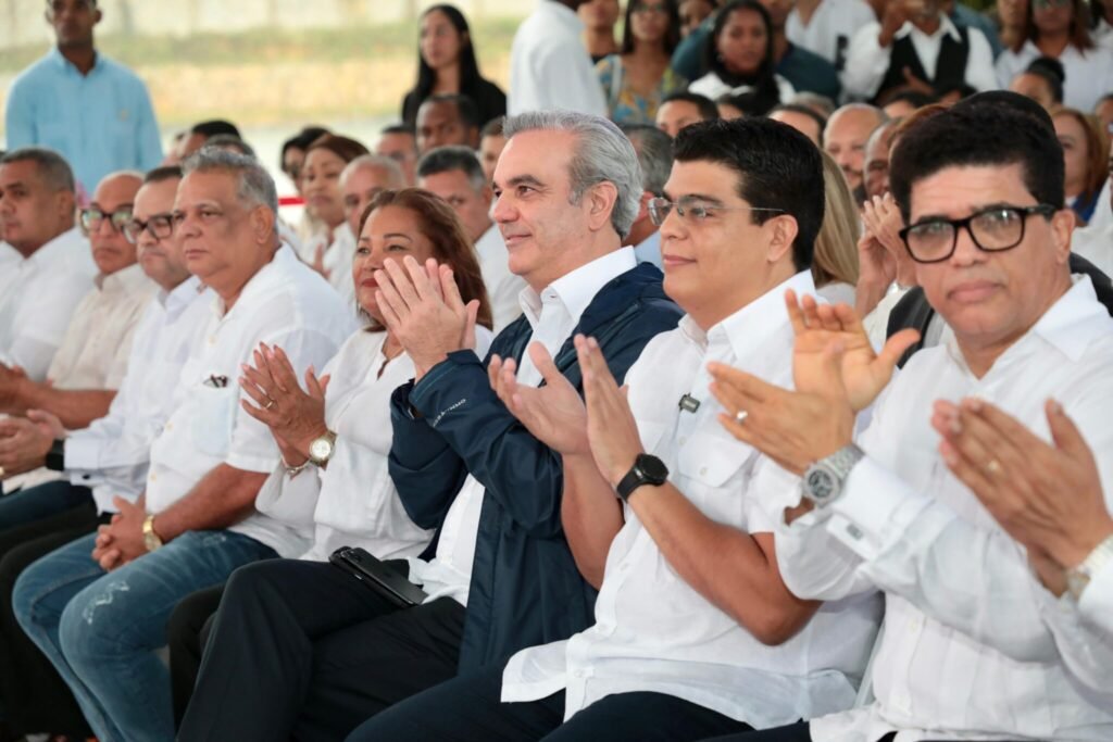 ABINADER INAUGURACION FELLITO Y DIO Presidente Abinader entrega remozada planta de tratamiento de Hainamosa