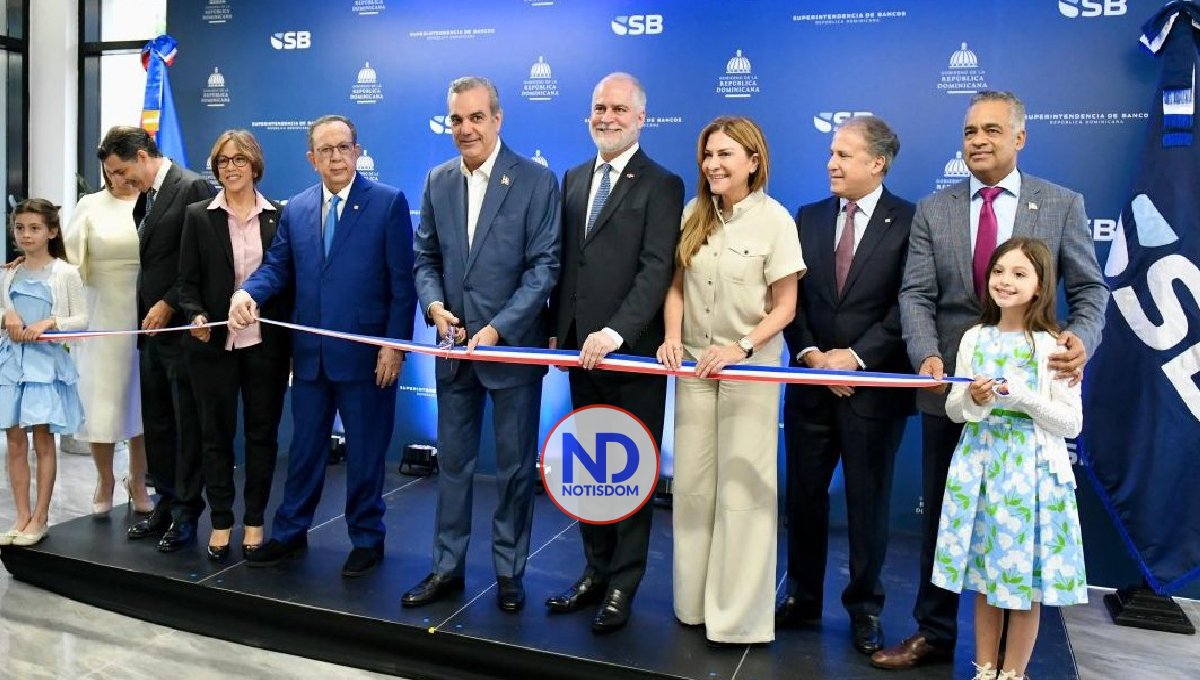 Abinader encabeza acto informe gestión Superintendencia Bancos