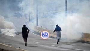 Militares lanzan lacrimógenas a venezolanos rechazan resultados