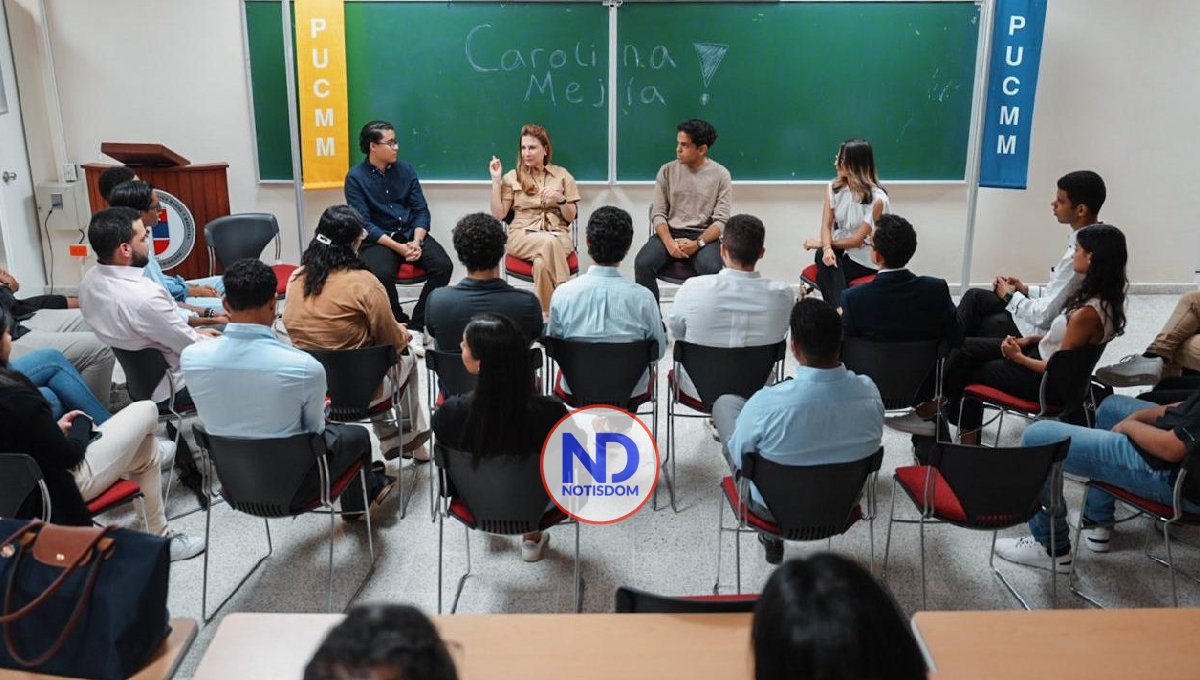 Carolina exhorta a los jóvenes hacer las cosas bien por su país