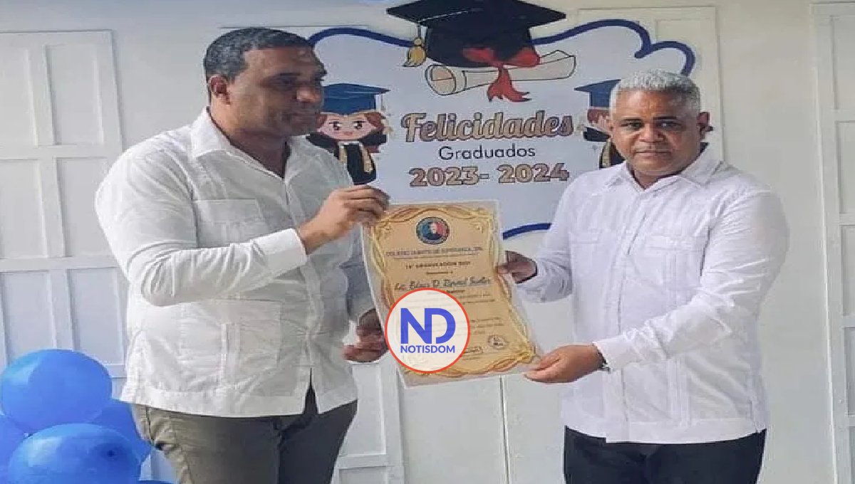 Colegio Duarte reconoce la gestión del director del Distrito Educativo 09-02