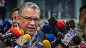 Enrique Márquez  insta a votar para ‘cambiar rumbo’ a Venezuela