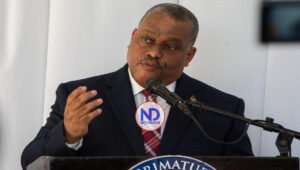 El primer ministro haitiano da un ultimátum a las bandas para que depongan las armas