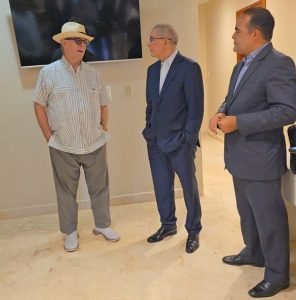 HIPOLITO Y DANILO 1 Danilo Medina recibe visita de Hipólito Mejía y «renuevan su amistad»