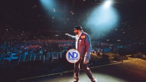 Juan Luis Guerra llega a Málaga, primera parada de gira europea