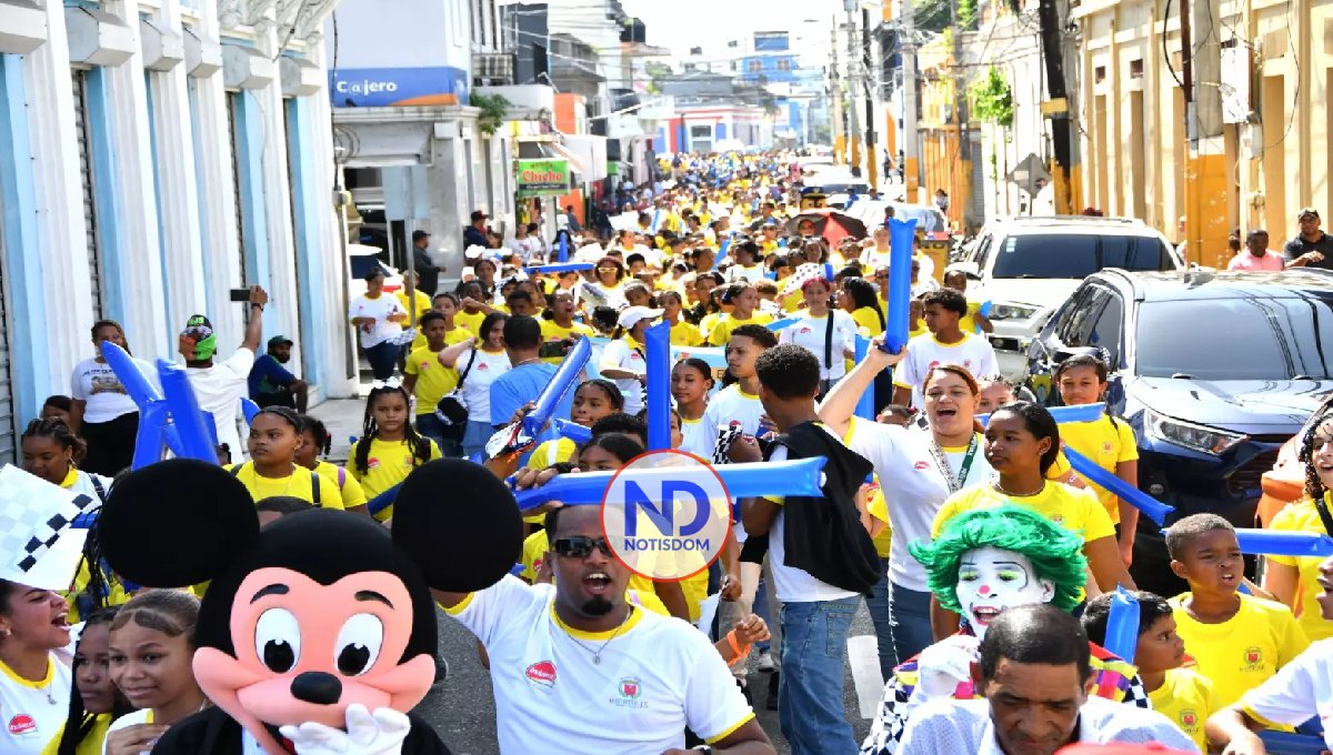 Kelvin Cruz inaugura Olimpiadas Infantiles Municipales La Vega 2024