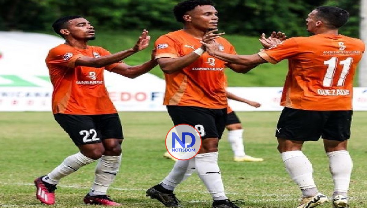 Rivaldo muestra gran estirpe internacional en fútbol de LDF 2 Rivaldo muestra gran estirpe internacional en fútbol de LDF