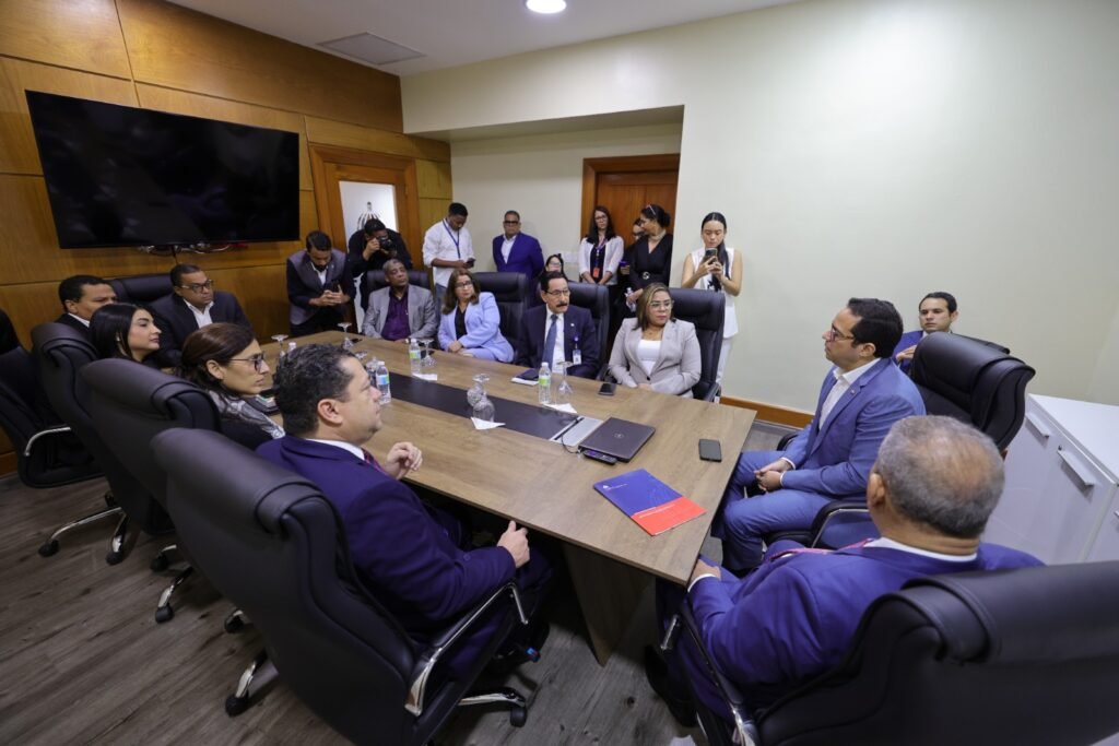 Sigmund Freund 3 Sigmund Freund asume como nuevo ministro de Administración Pública