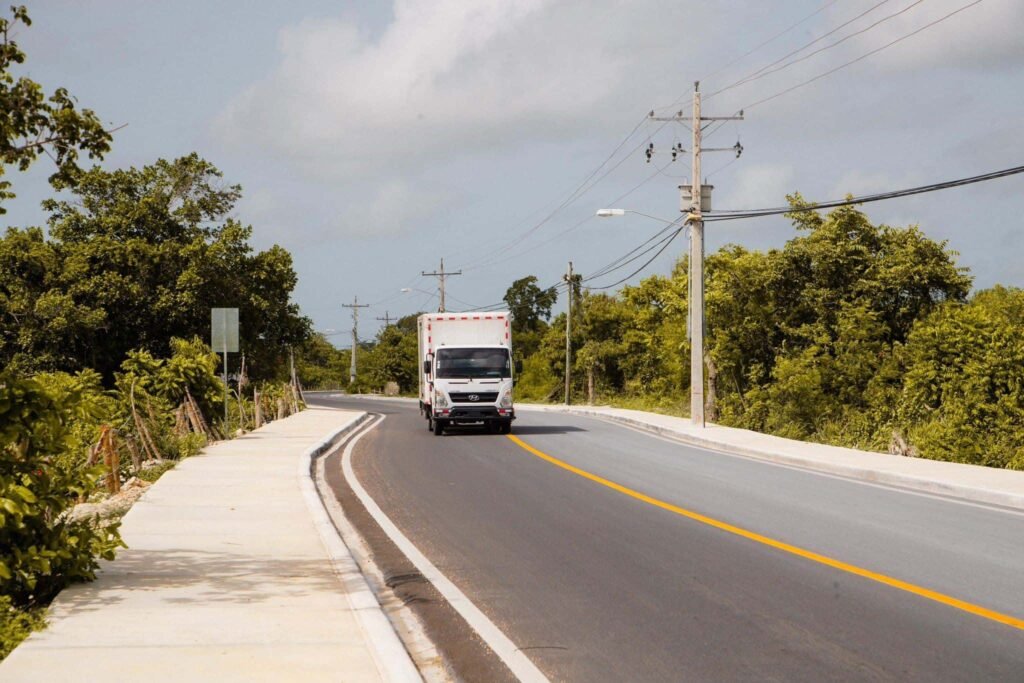 carretera Domingo Maiz El gobierno reconstruye la carretera Domingo Maíz en Punta Cana