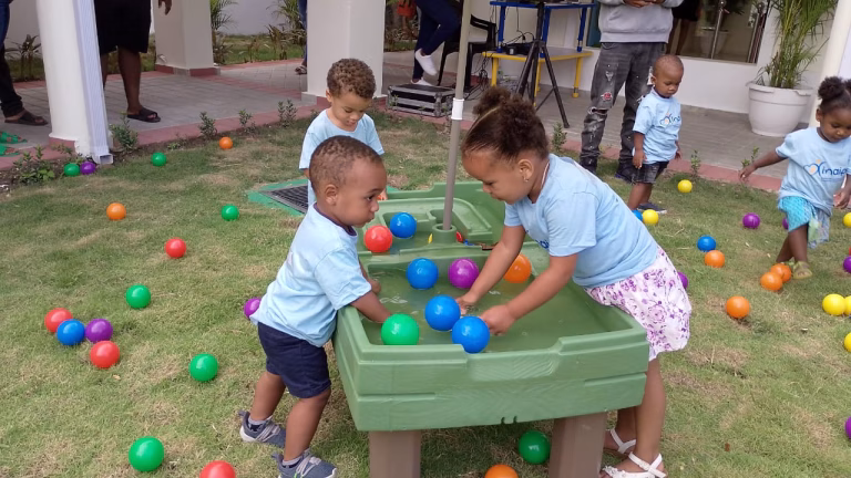 infantes con edades de 0 a 5 anos Presidente Abinader inaugura dos CAIPI en Santo Domingo Este