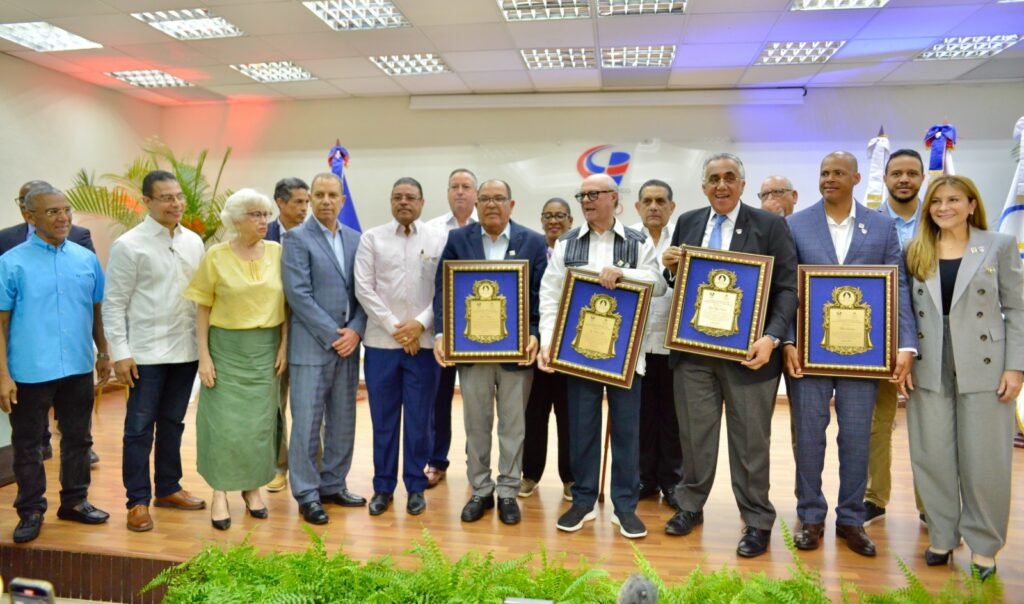 reconocimientos deporte Jefatura de Misión de París, Miderec y el COD reconocen a cuatro figuras