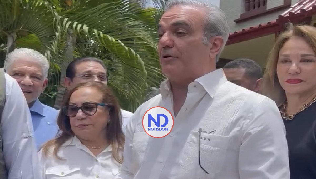 Presidente pide jóvenes RD no ponerse límites en aspiraciones