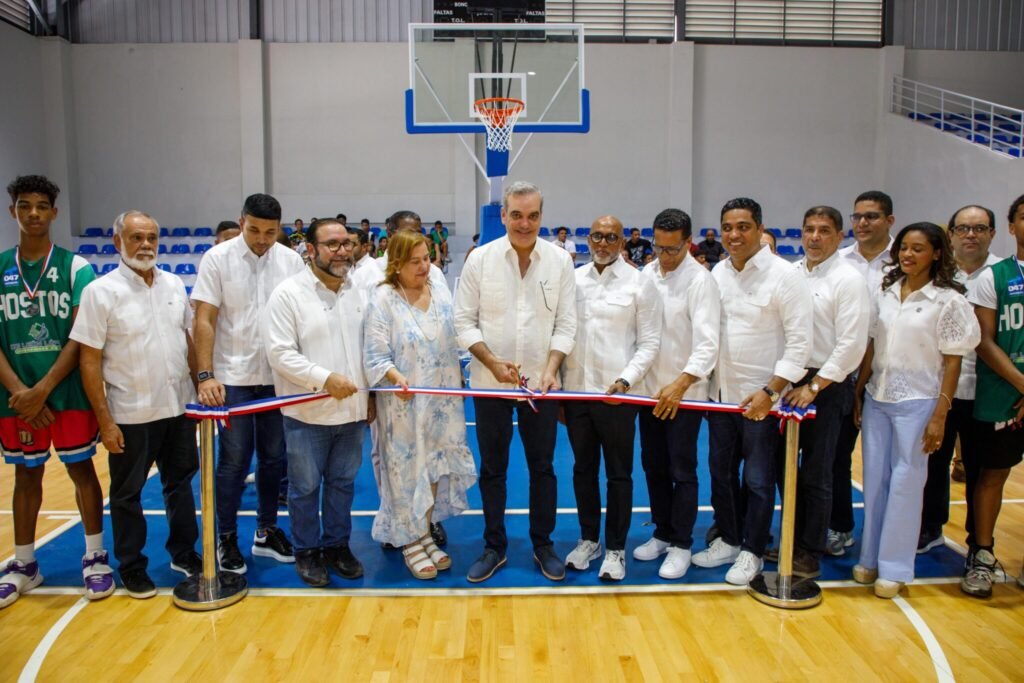 ABINADER EN LA VEGA 2 Luis Abinader inaugura nuevas obras y anuncia proyectos en La Vega