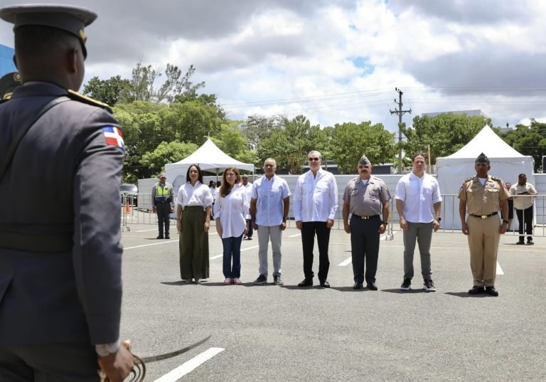 ABINADER Y MILITARES 6 Invertirán RD$359 millones en edificio de Instituto Policial (IPES)