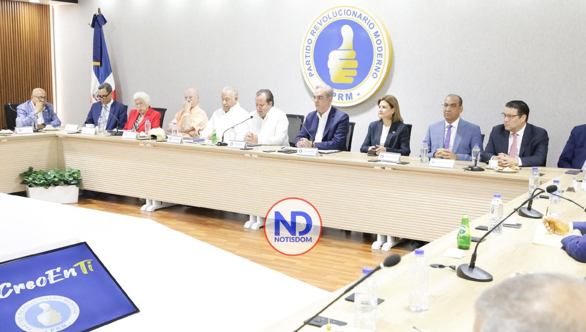 Dirección PRM aprueba unánime proyecto reforma constitucional