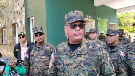 Carlos Antonio Fernandez Onofre 1 Presidente hace cambios en el Ministerio de Defensa de la RD
