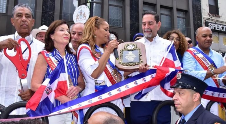 Miles asisten al Desfile Nacional Dominicano en Manhattan 3 DESFILE EN NY 1 Miles asisten al Desfile Nacional Dominicano en Manhattan
