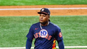 El dominicano Framber Valdez queda a un paso de un «no hitter»