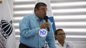 Camacho entregó los RD$34 millones a medallistas y fue destituido horas después