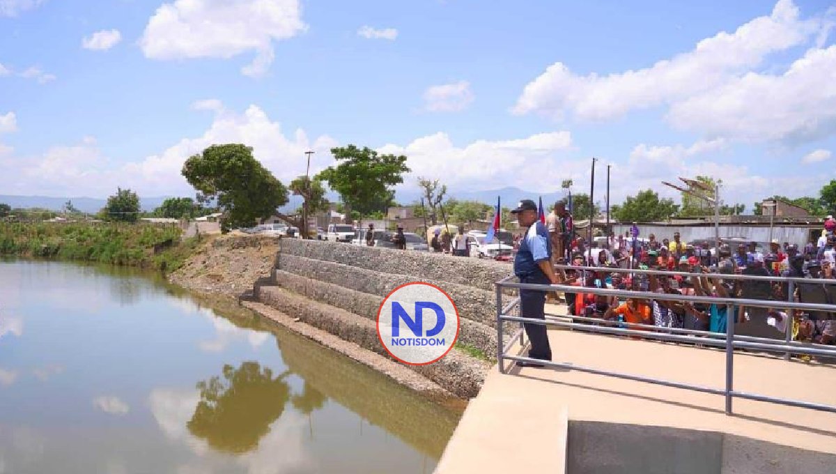Primer ministro de Haití visita canal sobre el río Masacre