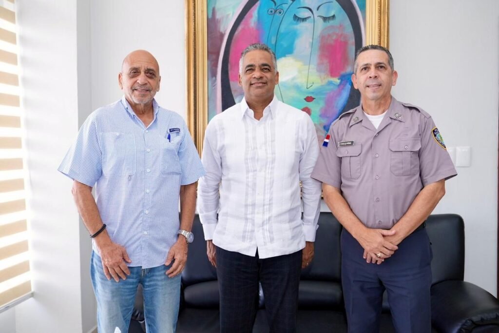 Santos Echavarría encabeza reunión del Comité Organizador del TBS-Distrito 2024 3 JOEL DIEGO Y OTRO Santos Echavarría encabeza reunión del Comité Organizador del TBS-Distrito 2024