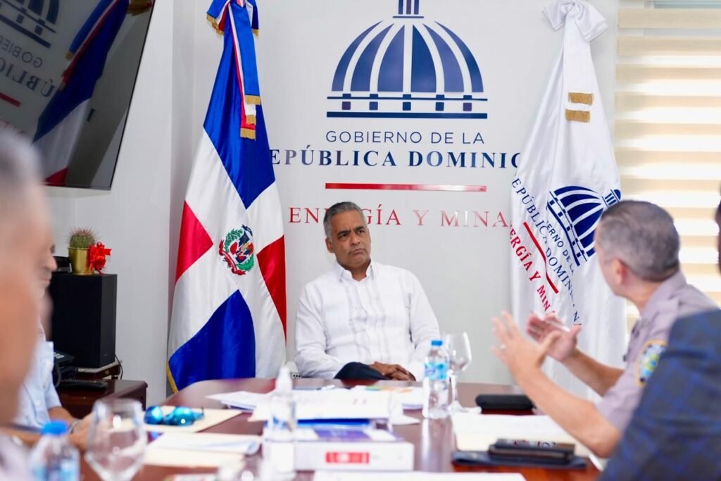 Santos Echavarría encabeza reunión del Comité Organizador del TBS-Distrito 2024 4 JOEL SANTOS YDIEGO P. 1 Santos Echavarría encabeza reunión del Comité Organizador del TBS-Distrito 2024