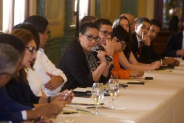 JURISTAS Gobierno debate con juristas el proyecto reforma constitucional