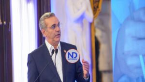 Abinader asumirá segundo mandato decidido a reformar Constitución