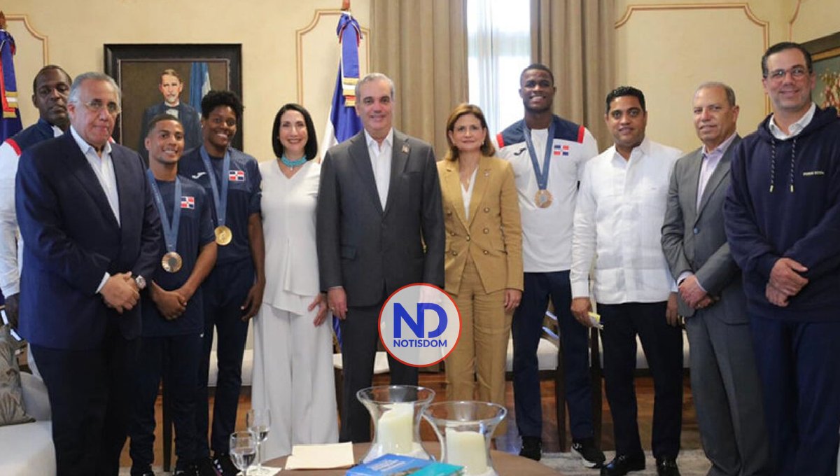 Medallistas olímpicos son recibidos por Abinader en el Palacio Nacional
