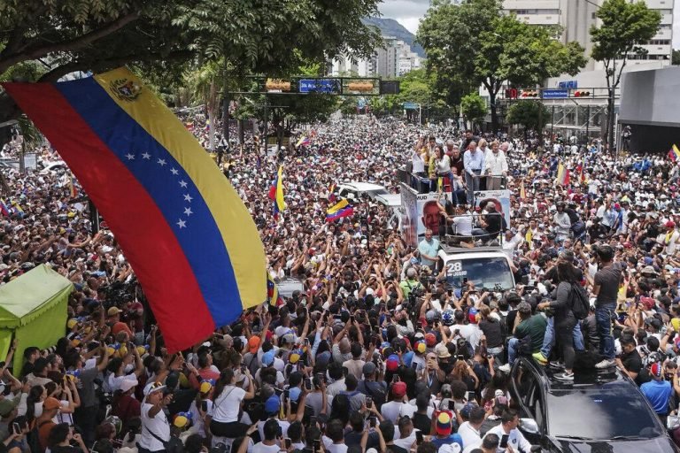Manifestaciones convocadas por Maduro La oposición y chavistas miden sus fueras en las calles de Venezuela