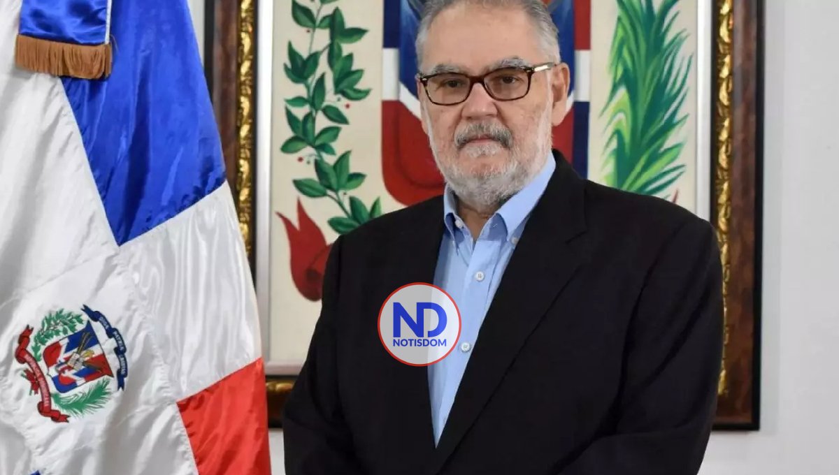 Presidente designa a Miguel Ceara Hatton como superintendente de Salud y Riesgos Laborales 2 Presidente designa a Miguel Ceara Hatton como superintendente de Salud y Riesgos Laborales