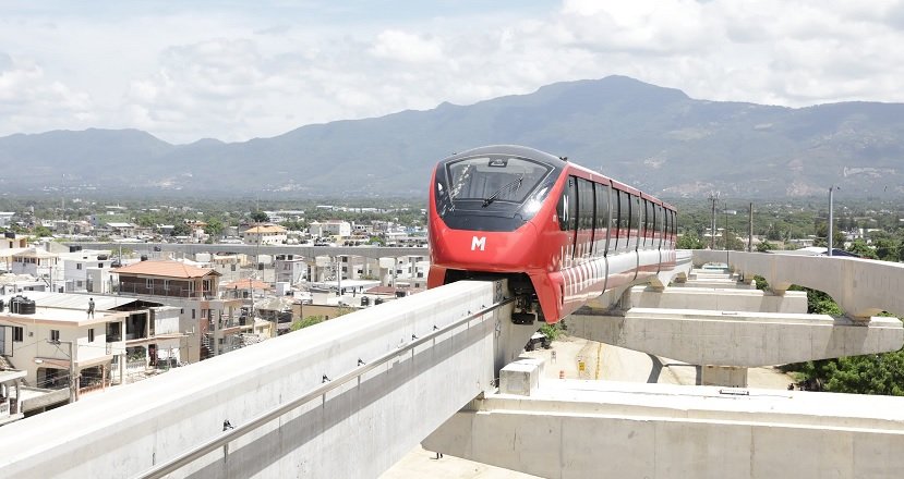 Abinader condujo Monorriel de Santiago con grupo de pasajeros 3 Monorriel de Santiago Abinader condujo Monorriel de Santiago con grupo de pasajeros