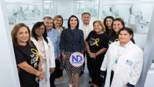 Primera dama remoza Unidad Oncopediátrica del Robert Reid