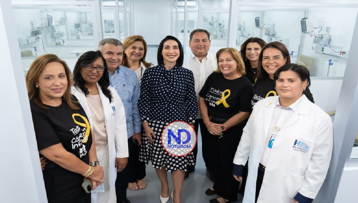 Primera dama remoza Unidad Oncopediátrica del Robert Reid
