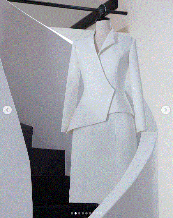 TRAJE 2 1 El glamour llena segunda toma de posesión de Luis Abinader