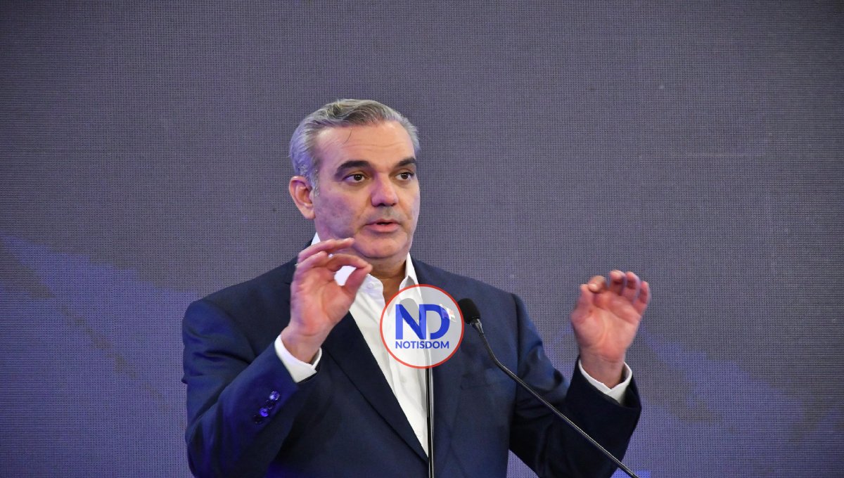 Abinader considera «tenemos que mejorar nuestros ingresos» para cubrir la deuda