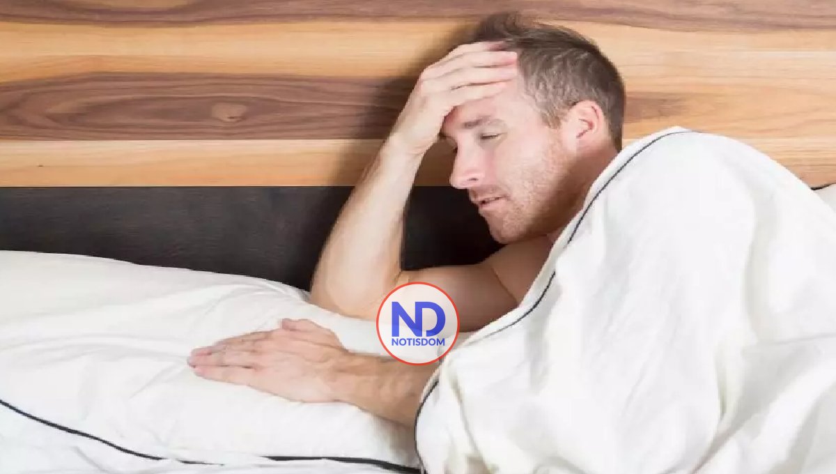 Cuál es la mejor postura para dormir si se sufre dolor de cabeza