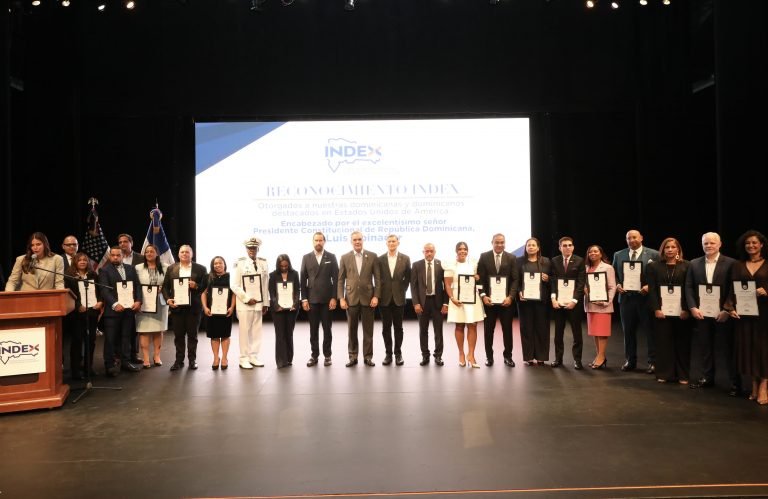 ABINADER REUNIDO 2 Abinader y el INDEX reconocen dominicanos destacados en EU