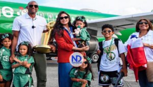 Al Holford, Amelia Vega y sus hijos llegan a RD