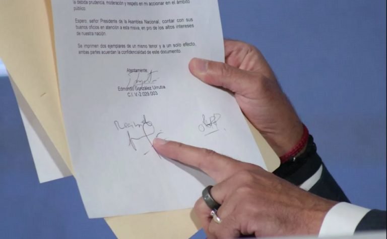 CARTA URRUTIA Parlamento dice que Urrutia acató reelección Maduro