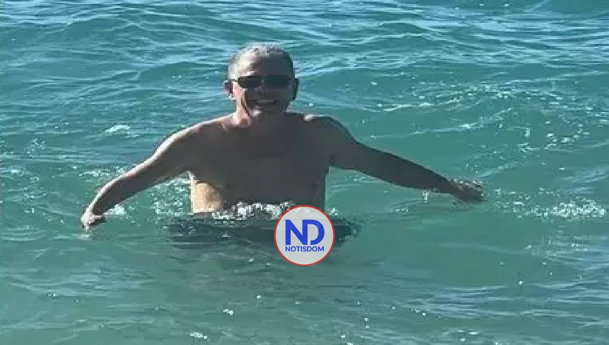 Reaparece Carlos Amarante Baret…en la playa