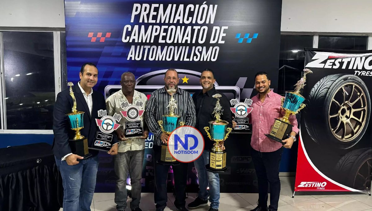 Club de corredores de circuito realiza premiación con sus ganadores