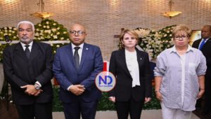 Diputados rinden guardia de honor a Manuel Díaz, fallecido el lunes