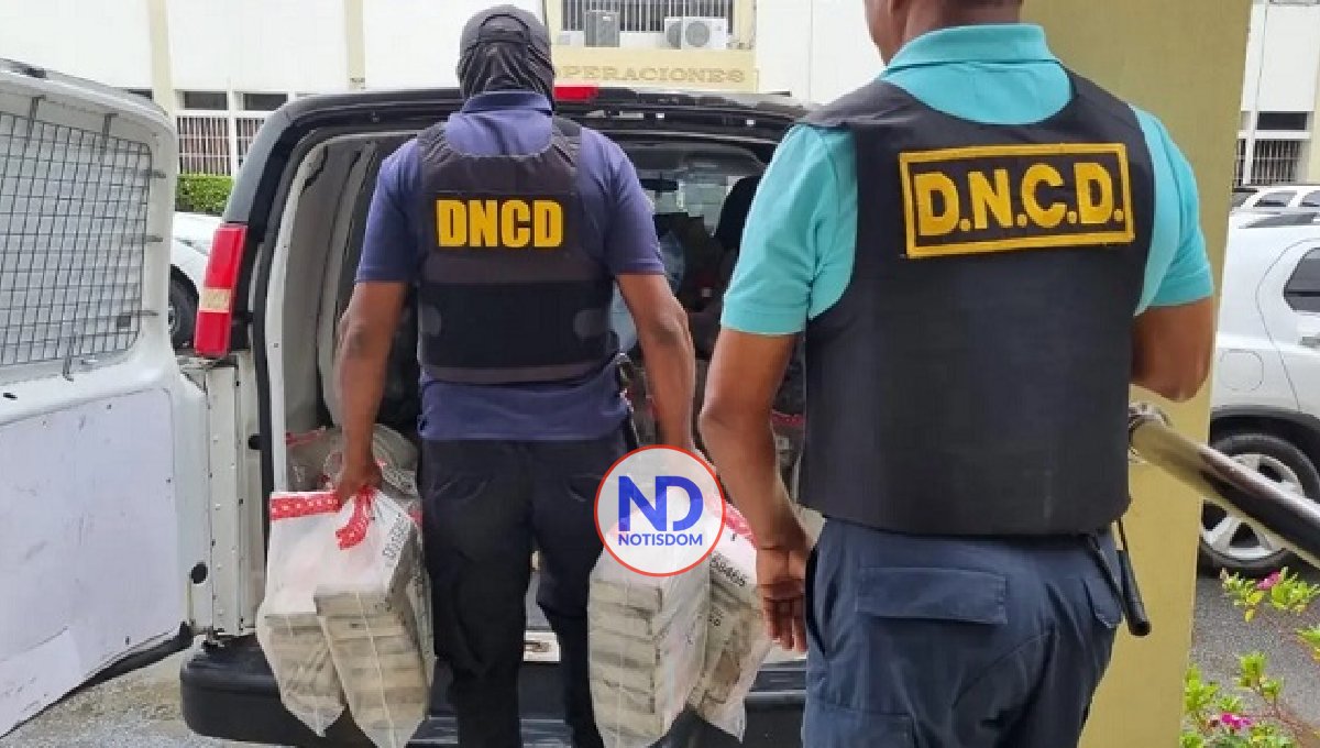 Policía se incauta 204 paquetes que presume es cocaína en SDE