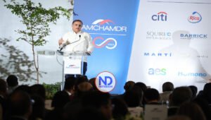 Ministro de Hacienda a favor de reforma integral para desarrollo