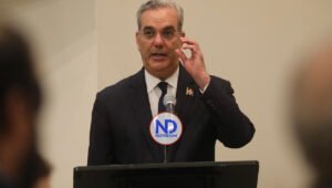 Abinader: “Gobierno invierte de manera sostenida en educación”