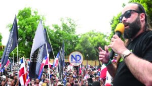 Repudian frente al Palacio masiva migración haitiana