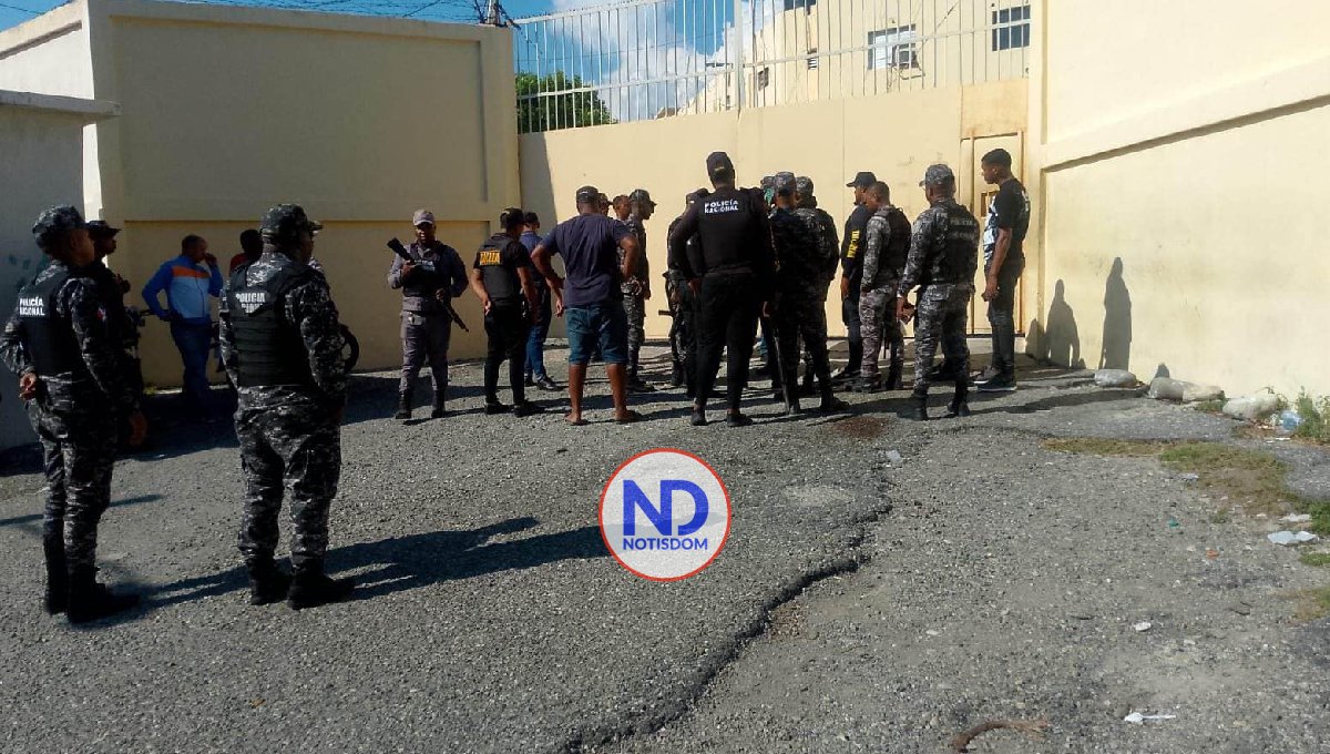 Reo secuestra al comandante de la cárcel del 15 de Azua