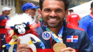 Víctor Estrella va al Pabellón de la Fama