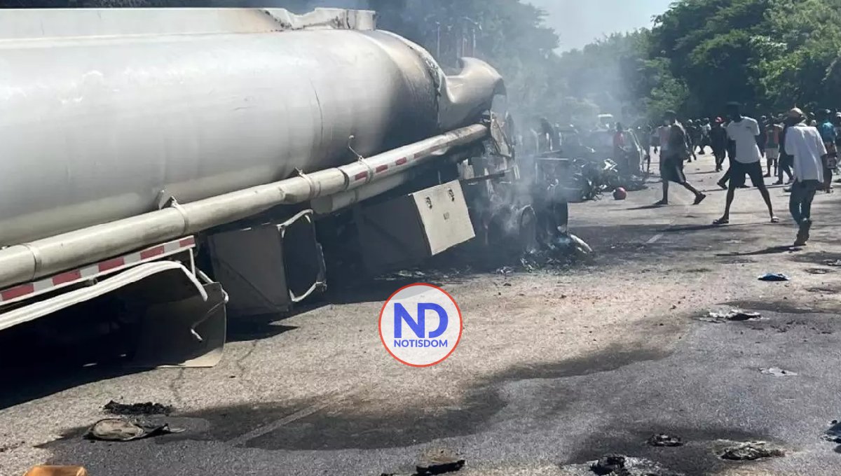 Más de 15 muertos y 40 heridos al explotar camión cisterna en Haití 2 Más de 15 muertos y 40 heridos al explotar camión cisterna en Haití